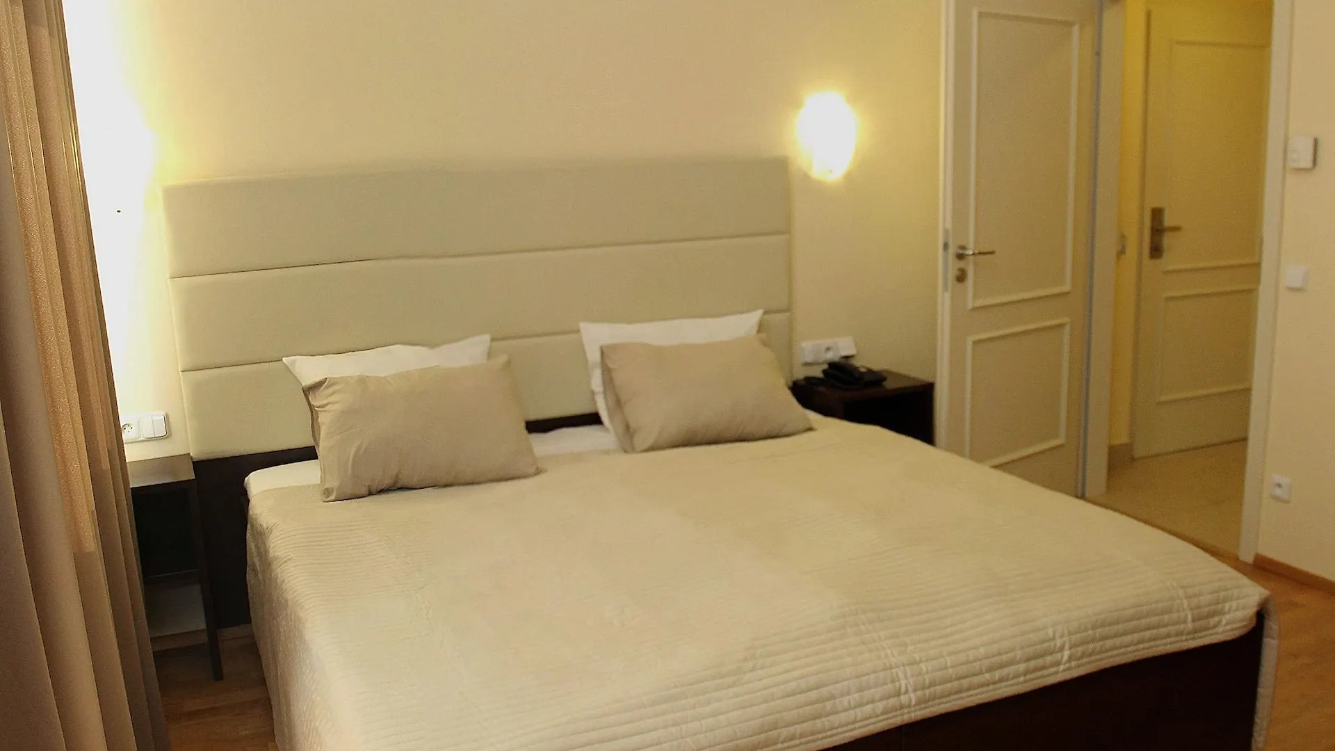 Hotel Unique Prag 4*,  Çek Cumhuriyeti
