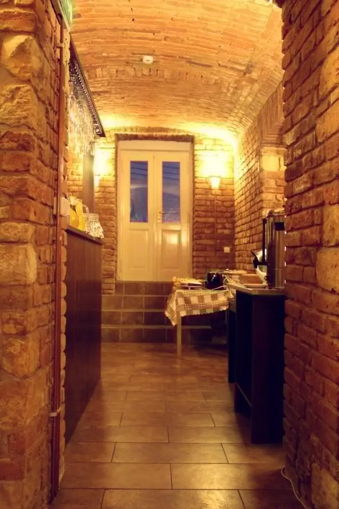Hotel Unique Prague 4*,