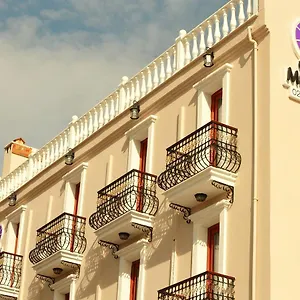 Menendi Otel Foça